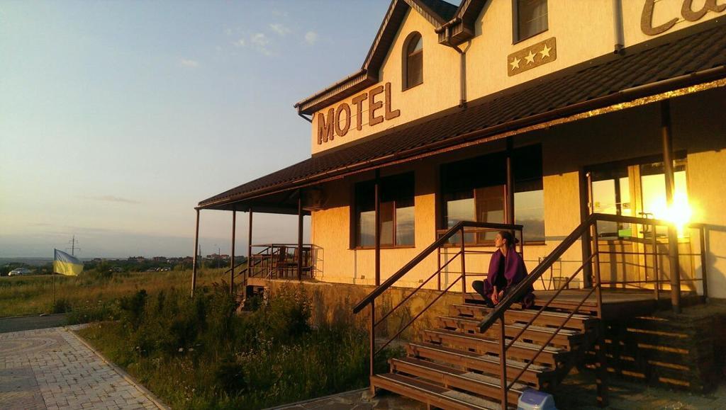 Motel Sacvoyage Kharkiv Bagian luar foto